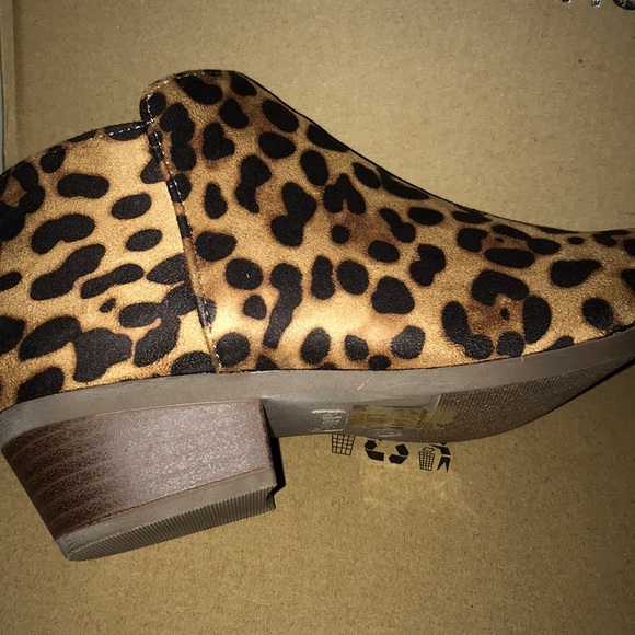 NIB Leopard Ankle Booties - Picture 3 of 3
